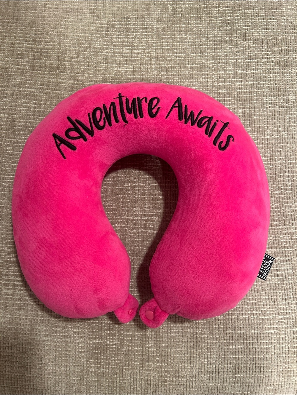 Steve Madden neck pillow